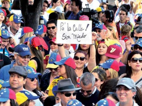 Venezolanos en Miami mantienen el apoyo a opositores y claman por una intervenci&oacute;n militar
