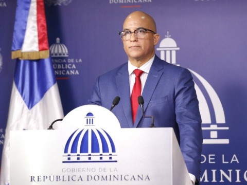 Homero Figueroa aclara que el monto real de la compra e instalaci&oacute;n de 150 estaciones el&eacute;ctricas de carga para autobuses el&eacute;ctricos 