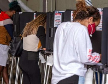 Corte bloquea disposici&oacute;n legal de Florida que impide que inmigrantes registren votantes