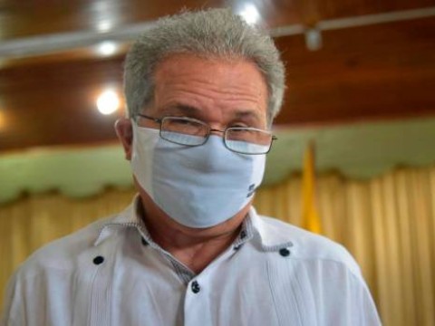 Waldo Ariel dice "no les convence" la vacuna de AstraZeneca