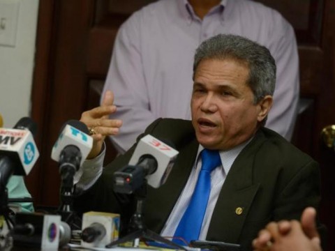 Presidente del CMD pide a las autoridades descentralizar las pruebas del laboratorio que detecta el coronavirus