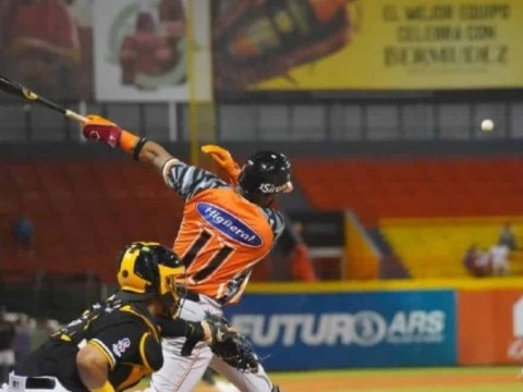 Resultados, posiciones y l&iacute;deres en la pelota invernal dominicana