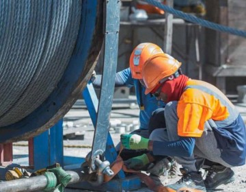 Instalan cable que sustentar&aacute; el Telef&eacute;rico de Santiago