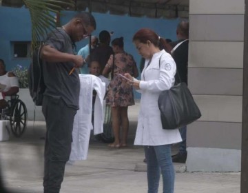 "M&eacute;dicos ganaron m&aacute;s RD$ 55 mil millones en honorarios en dos a&ntilde;os"