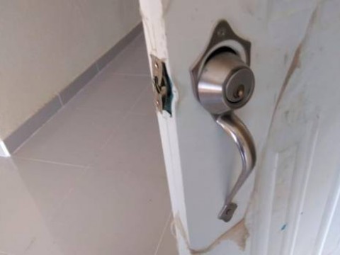 Con violencia ocupan apartamentos construidos por el gobierno en La Vega