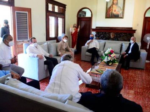 Abinader promete respeto al medioambiente en proyectos que se realicen en la provincia de Barahona