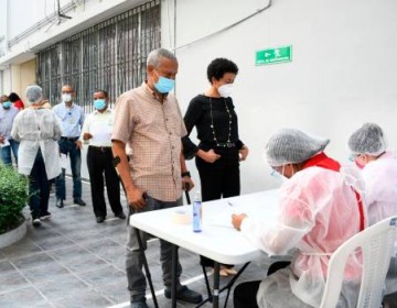 Salud P&uacute;blica cierra departamento de Medicamentos de Alto Costo por brote de COVID-19