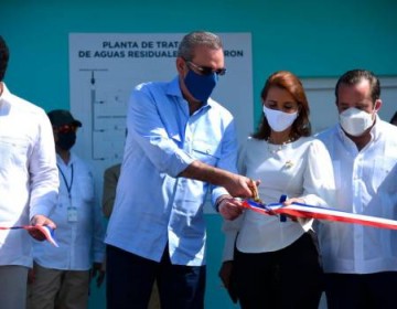 Abinader inaugura planta de tratamiento de aguas residuales en Luper&oacute;n