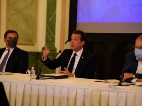 Gobierno no subir&aacute; los combustibles este viernes