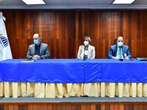 Salud P&uacute;blica preocupada por incrementos de casos cr&iacute;ticos de COVID-19 en j&oacute;venes