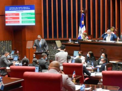 Ministro Jes&uacute;s V&aacute;squez denuncia encontr&oacute; irregularidades en Interior y Polic&iacute;a
