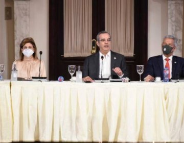 Luis Abinader dijo que gobierno seguir&aacute; subsidiando para frenar inflaci&oacute;n