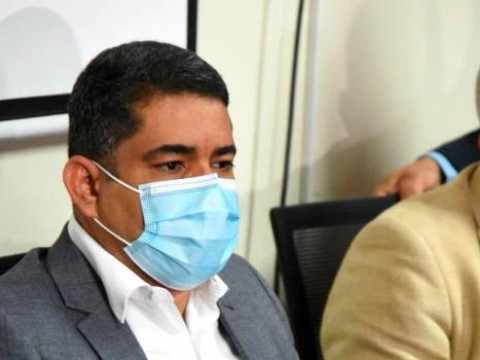 Destituyen director &aacute;rea III de Salud en Santiago