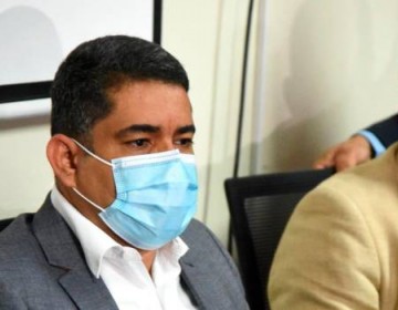 Destituyen director &aacute;rea III de Salud en Santiago