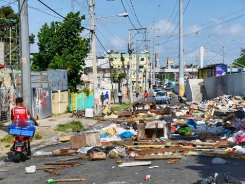 Alcaldia de SDE anuncia operativo de limpieza ante gran c&uacute;mulo de basura en este municipio