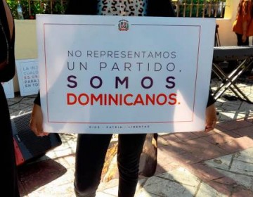 Grupos en las afueras del Congreso Nacional aguardan decisi&oacute;n de senadores sobre el C&oacute;digo Penal