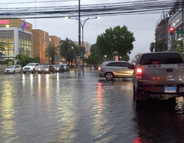Onamet advierte seguir&aacute;n aguaceros entre d&eacute;biles y moderados este jueves 