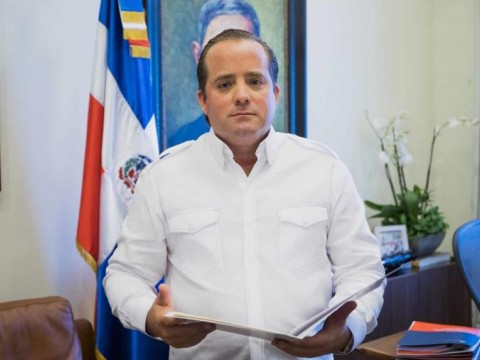 Abinader dispone entrega de m&aacute;s de RD$99 millones para ayudar a damnificados por Fiona