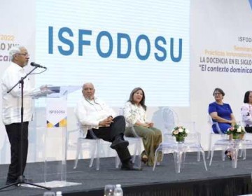 Ministro de Educaci&oacute;n aboga por revisar y actualizar la formaci&oacute;n de los docentes