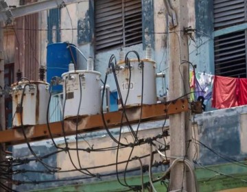 Cuba reconecta su sistema eléctrico, pero los apagones siguen en todo el país