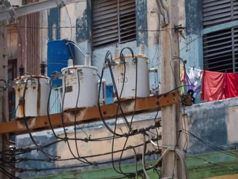 Cuba reconecta su sistema el&eacute;ctrico, pero los apagones siguen en todo el pa&iacute;s
