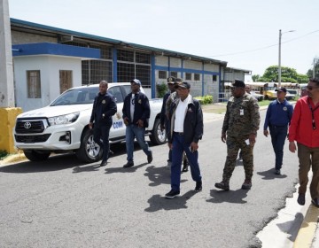 Migraci&oacute;n cancela a 10 agentes y despacha a su dotaci&oacute;n militar al encargado en Hig&uuml;ey tras denuncias