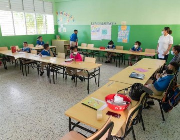 Preocupa que pretendan cambiar la formaci&oacute;n de docentes de excelencia