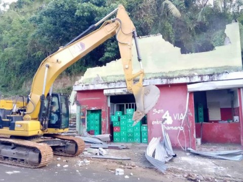 Derrumban 114 construcciones que violaron derecho de v&iacute;as en carreteras