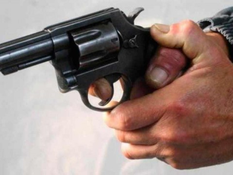 Hombre de 92 a&ntilde;os saca pistola en un banco en SPM y exige cancelaci&oacute;n de hipoteca