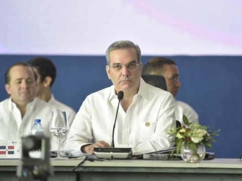 Abinader exige ayuda ante el SICA para enfrentar crisis en Hait&iacute;