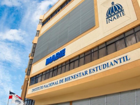 Aditex e Inabie enfrentados por posibles importaciones de mochilas y pantalones