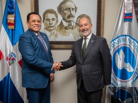 Director del Consejo de Drogas recibe visita del embajador de Italia en el pa&iacute;s