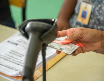 Ciudadanos mayores de edad podr&aacute;n cambiar el orden de sus apellidos