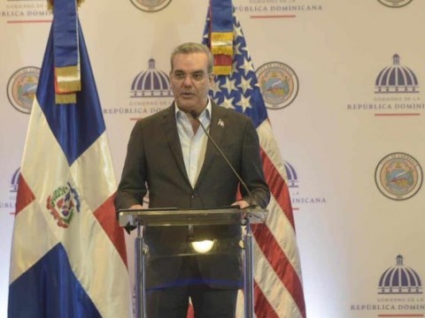 Abinader responde propuestas de dominicanos electos en EEUU