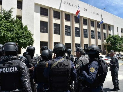 Incidente con pelede&iacute;stas obliga a reforzar seguridad del Palacio de Justicia de Ciudad Nueva