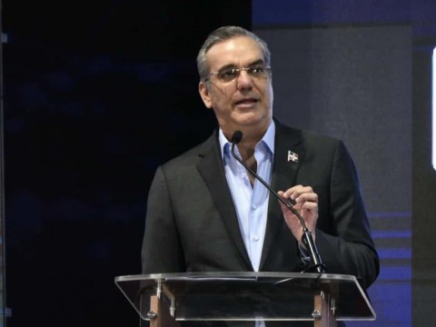 Abinader: "Somos los primeros de la clase en transparencia"