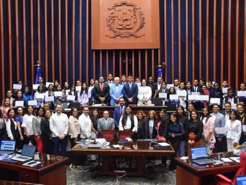 Senado y Minerd concluyen con &eacute;xito primer Modelo Senado Joven