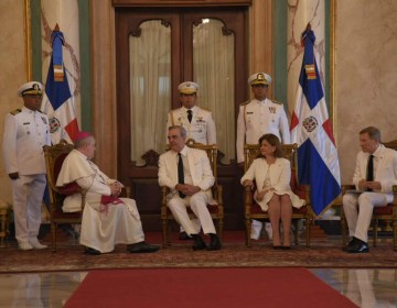 Presidente Abinader recibe credenciales del nuevo nuncio apost&oacute;lico de la Santa Sede