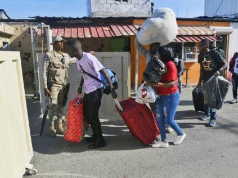 Haitianos retornan a su pa&iacute;s de forma voluntaria ante posible cierre total de la frontera