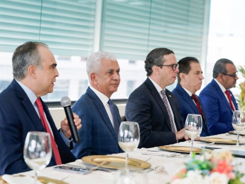 Senadores socializan temas legislativos de inter&eacute;s con directivos del Conep