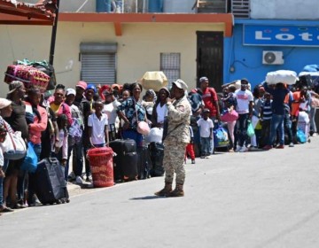 Segundo d&iacute;a de cierre de la frontera matizado por &eacute;xodo masivo haitianos hacia su pa&iacute;s