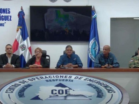COE: 14 provincias en alerta por disturbio tropical que afectar&aacute; RD con fuertes lluvias