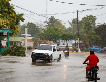COE aumenta a 19 las provincias en alerta por disturbio tropical; siete del sur en rojo