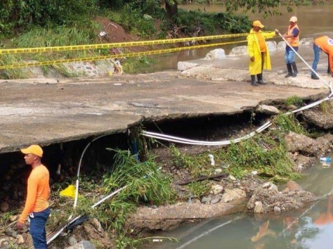 Las lluvias empeoran estructuras de los puentes en El Seibo