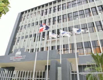 Abinader emite decreto que crea fideicomiso p&uacute;blico para terrenos del CEA