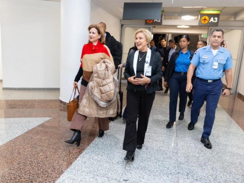 Raquel Pe&ntilde;a regresa al pa&iacute;s tras concluir agenda en Davos