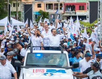 Luis, Raquel, Faride y Guillermo encabezan caravana del PRM en DN