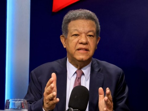 Leonel pide total transparencia sobre tierras raras y en beneficio del pueblo