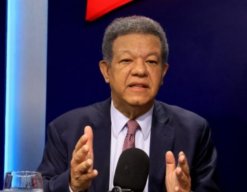 Leonel pide total transparencia sobre tierras raras y en beneficio del pueblo