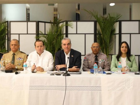 Polic&iacute;a y Fuerzas Armadas: instituciones del orden que se reh&uacute;san a cumplir sentencias del TC